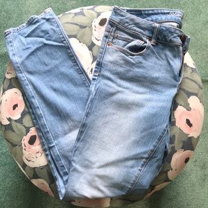 American eagle light wash skinny jeans